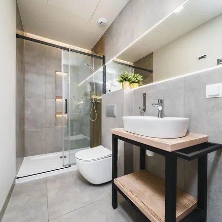 A Dietla Apartment *